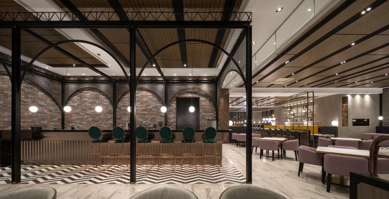 Lakeshore Hotel Tajnan Kültér fotó